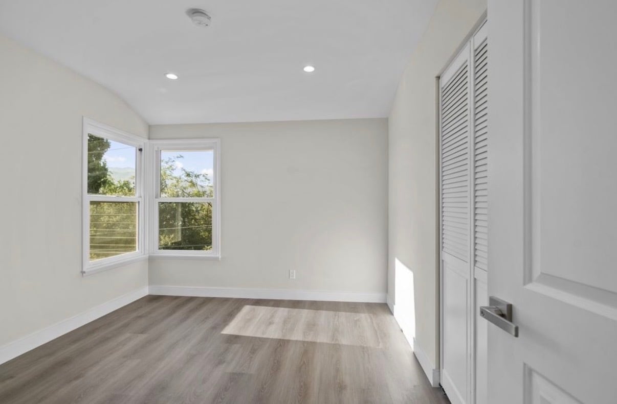 Building Photo - 1881 Verdugo Loma Dr