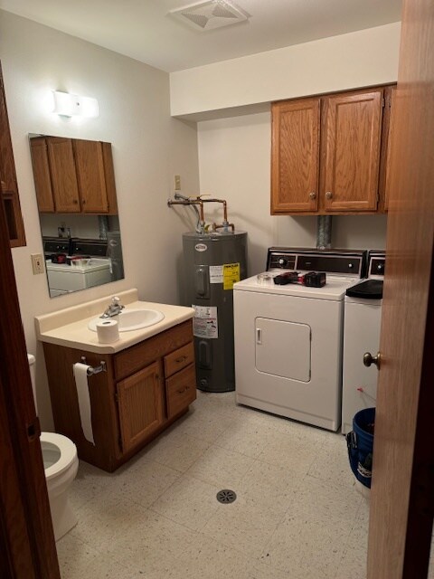 Half bath & Laundry - 318 Humar St