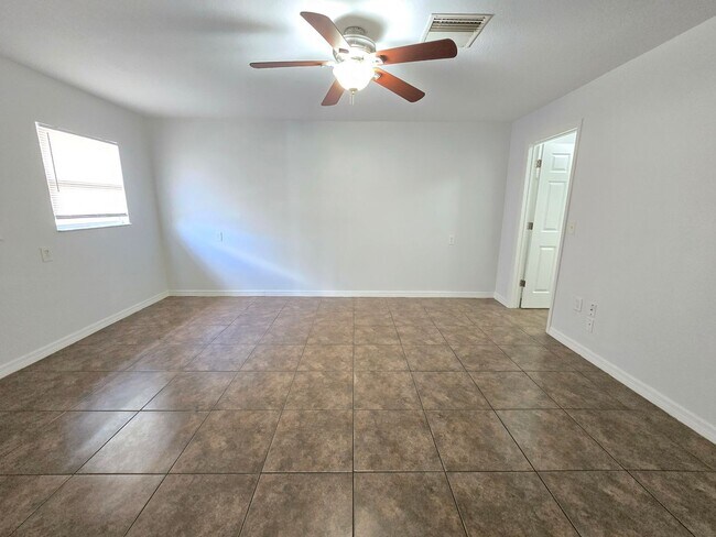 Building Photo - 2147 Dodge Ave