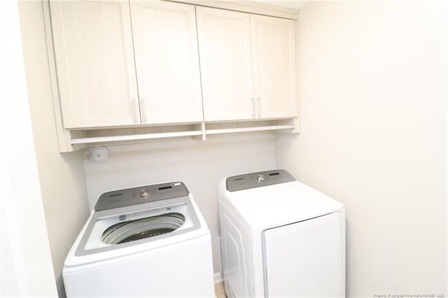 Building Photo - 1585 Tice Hurst Ln