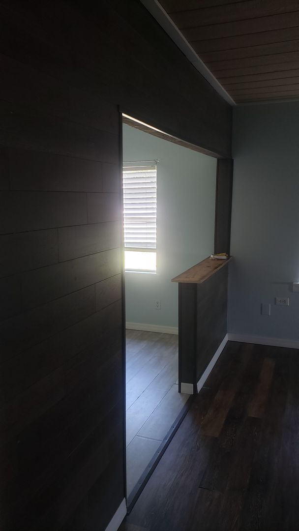 Building Photo - Move in Special - Half off fist months rent - 3 bedroom 1 bath