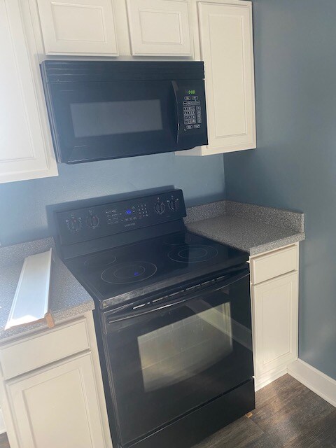 Building Photo - 6 E Ross St