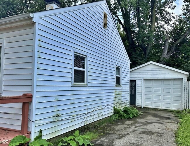 Building Photo - 2230 N Goodlet Ave