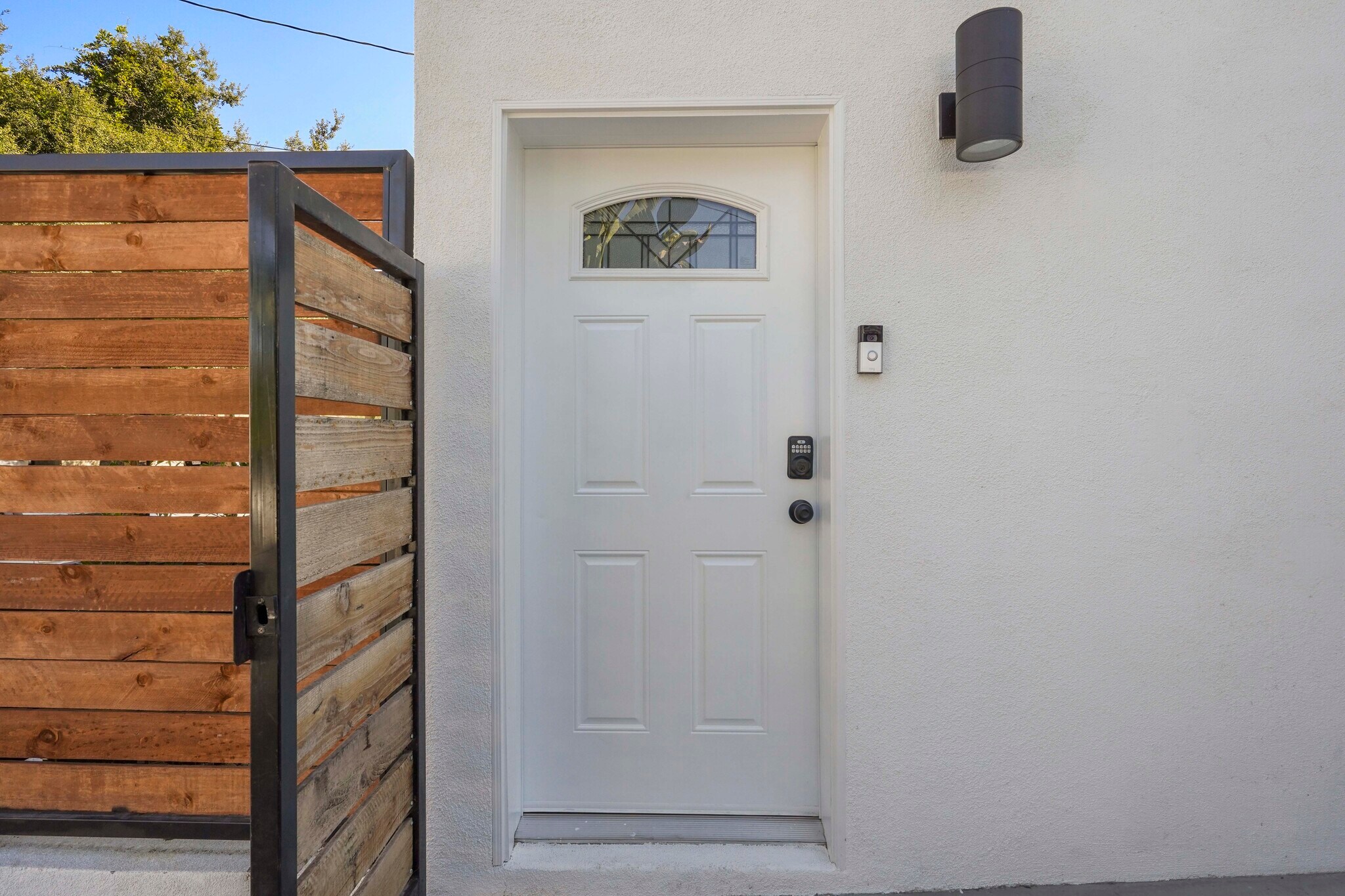 Building Photo - 1425 El Paso Dr
