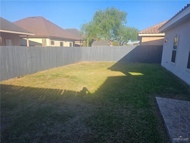 Building Photo - 19 Omega St