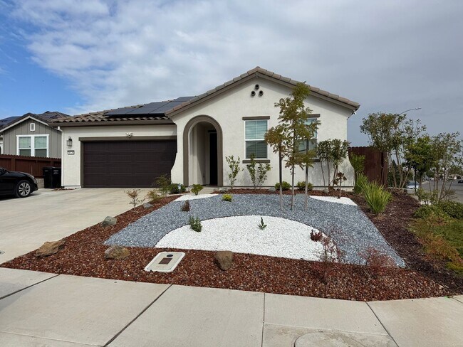 Primary Photo - Modern 3 Bedroom, 2 Bath Home Built in 202...
