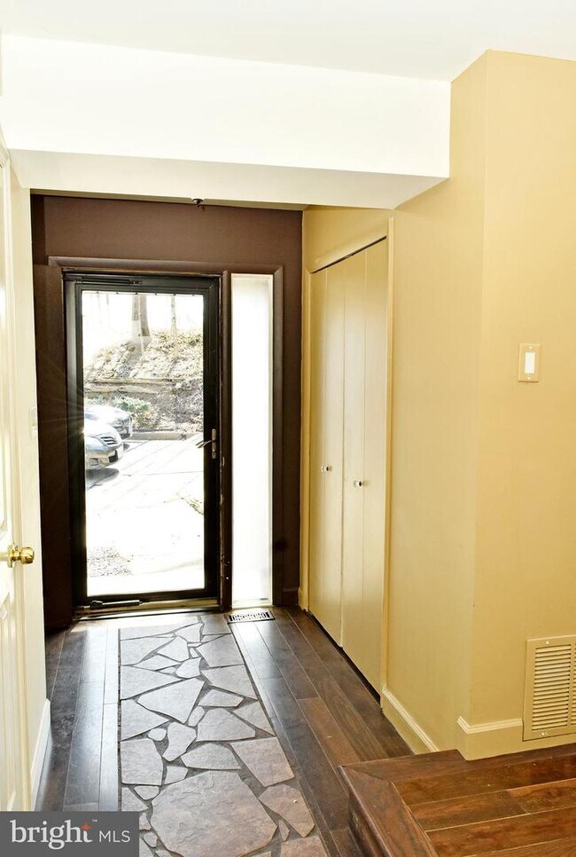 Building Photo - 10168 Placid Lake Ct
