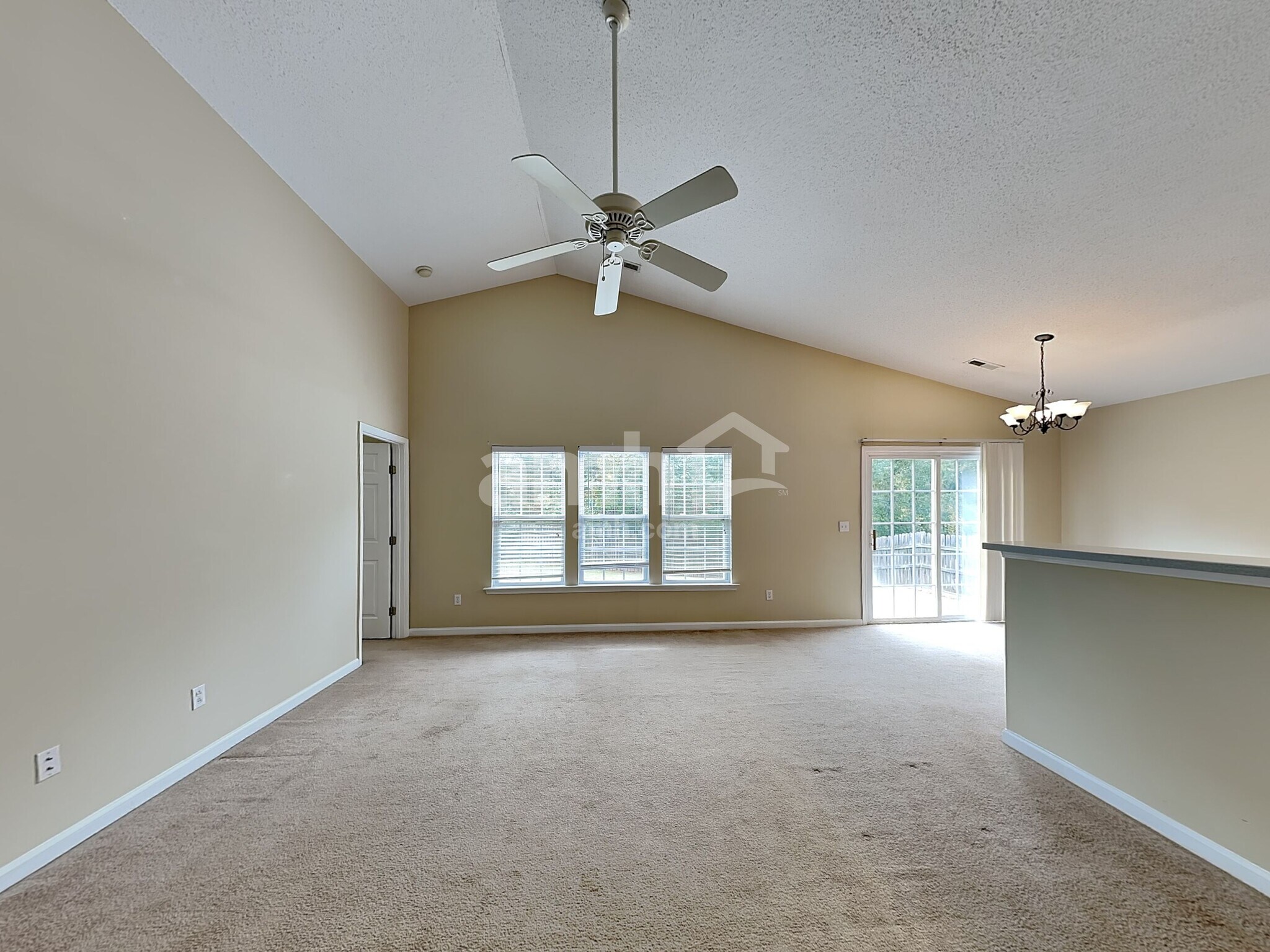 Building Photo - 316 Garfield Ln