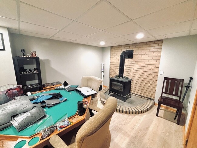Building Photo - COME CHECK-OUT ALL THE UPDATES!  Great crystal home with huge fenced in backyard! Awesome home fo...
