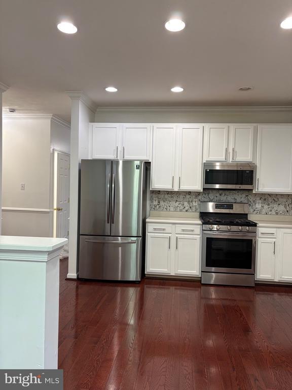 Building Photo - 1914 Meadowgate Ct