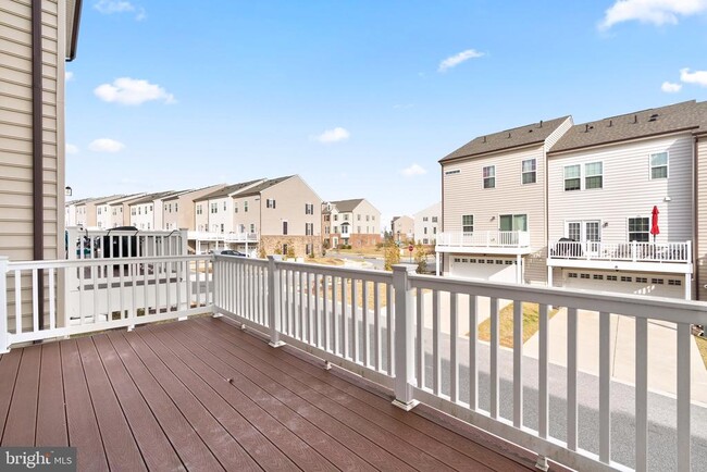 Building Photo - 9408 Adelaide Ln