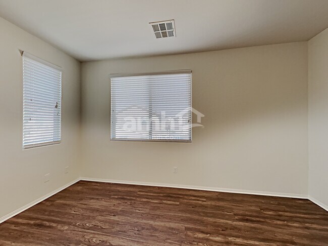Building Photo - 492 Bright Peridot Ave