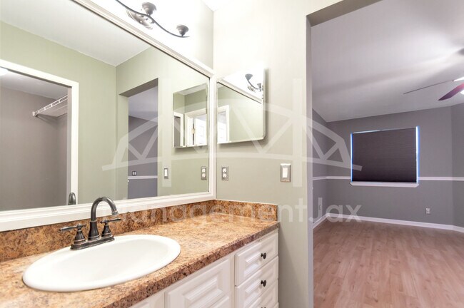 Building Photo - 5615 San Juan Ave