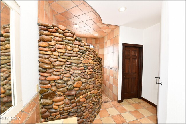 Building Photo - 7318 Corona Del Sol Dr