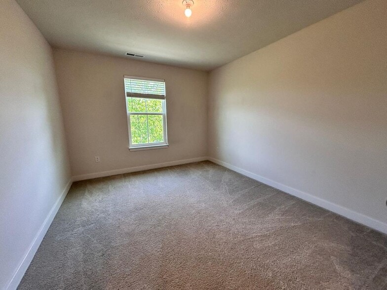 Building Photo - 4780 Kugler Ct