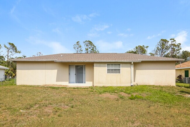 Building Photo - 2429 Vedado St