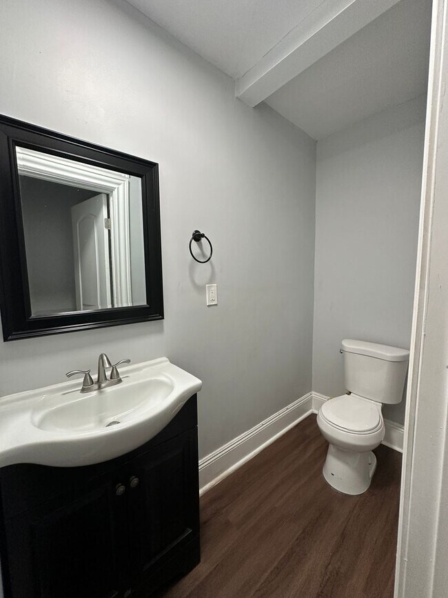 Building Photo - 1162 St Andrews Pl