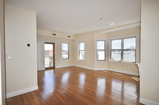 Building Photo - 34 Allston St