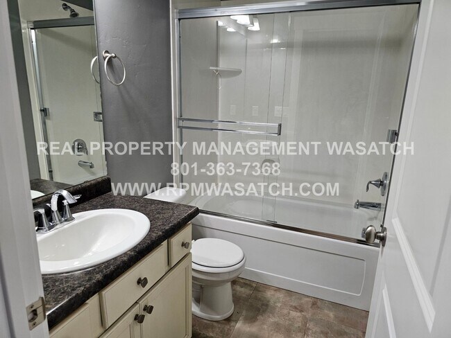 Building Photo - 4 Bedroom 2.5 Bath Town Home in Daybreak! MOVE IN SPECIAL 1/2 Off 1st Months Rent