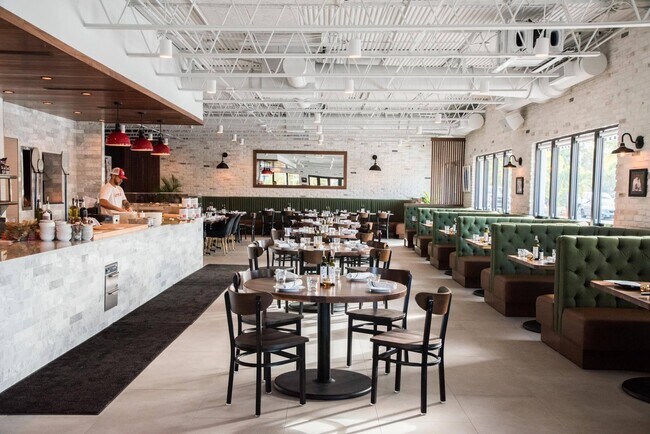 Building Photo - 392 SE Sea Hunt Wy