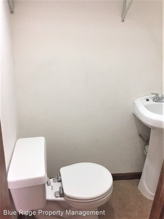 Building Photo - 549 N Holston River Dr