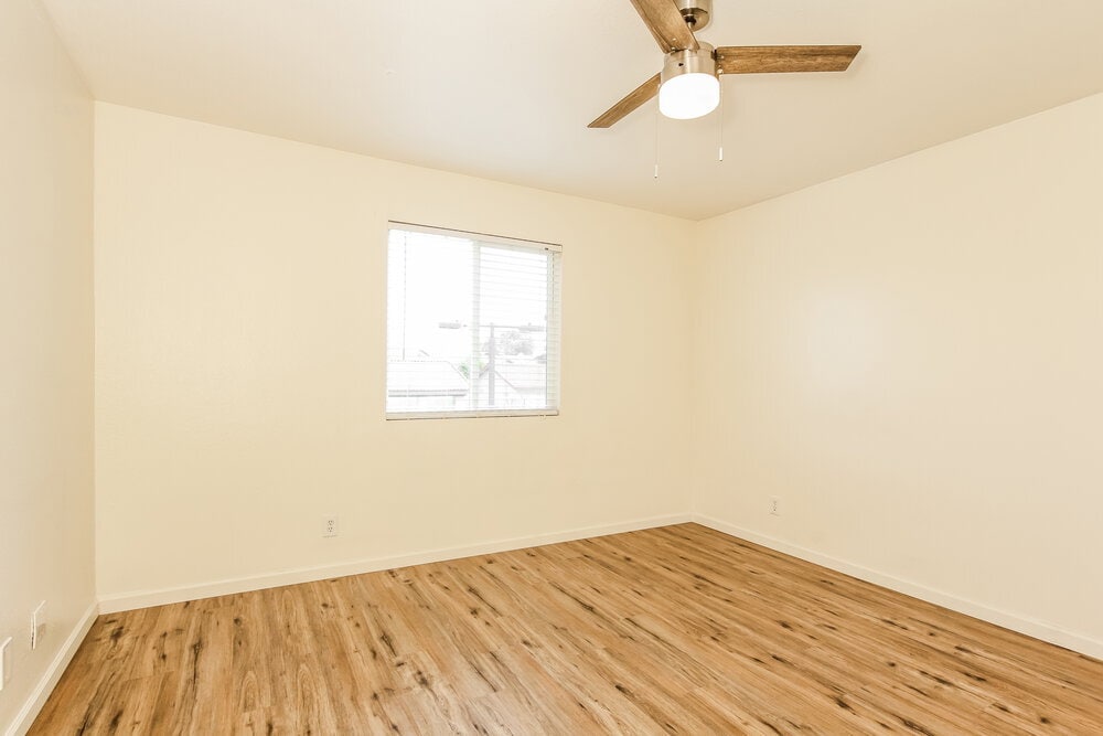 Building Photo - 921 S Val Vista Dr