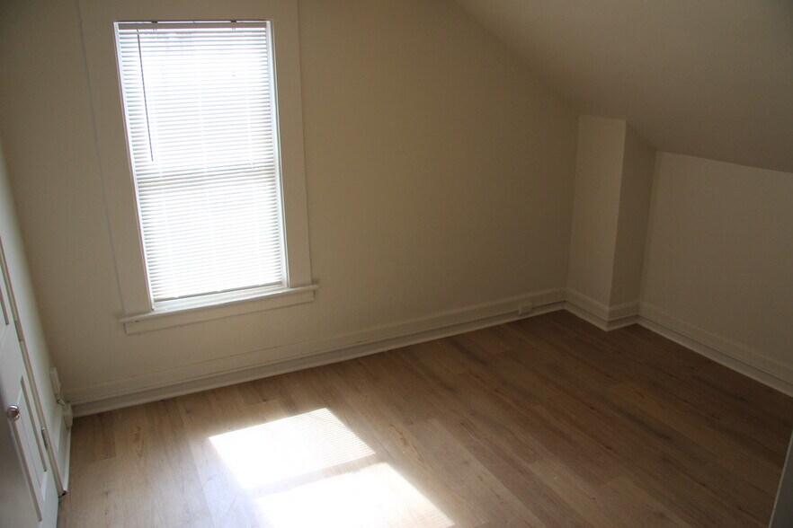 Bedroom 2 (Upstairs) - 405 E Washington Ave