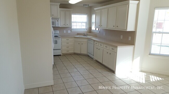 Building Photo - 1002 Osh Kosh Ave. (FS)-