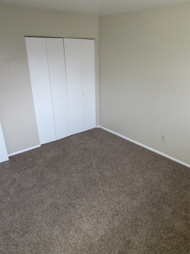 Building Photo - 3806 S Sunnyvale Dr