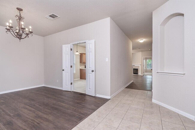 Building Photo - 806 Bedford Ct