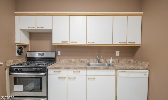 Building Photo - 2467 NJ-10
