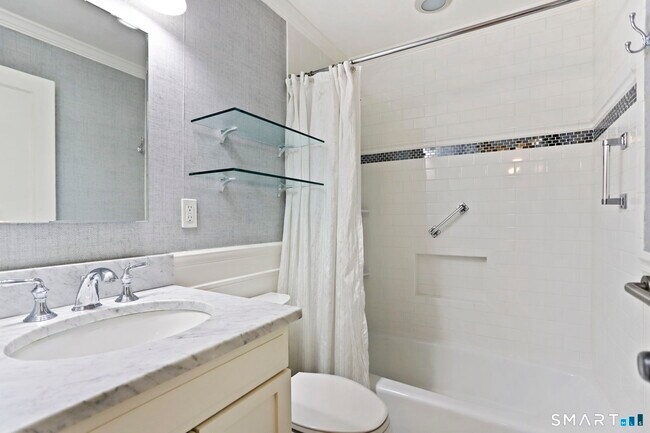 Building Photo - 21 Eunice Ave