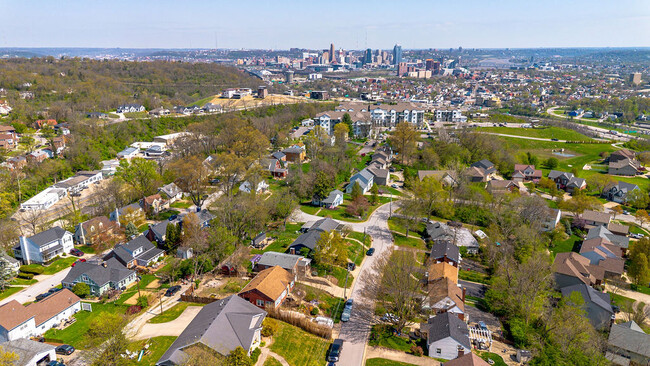 Building Photo - 1128 Exter Dr