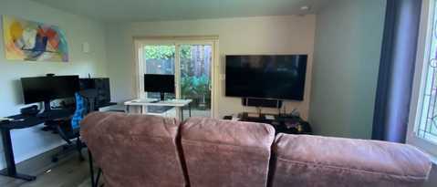 Building Photo - 11 Ivanhoe Ct