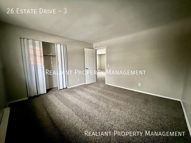 Building Photo - 26 Estate Dr