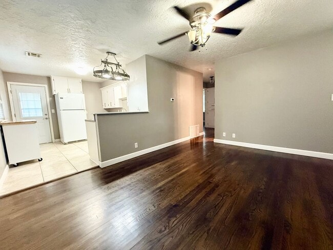 Building Photo - 4 Bed Family Home