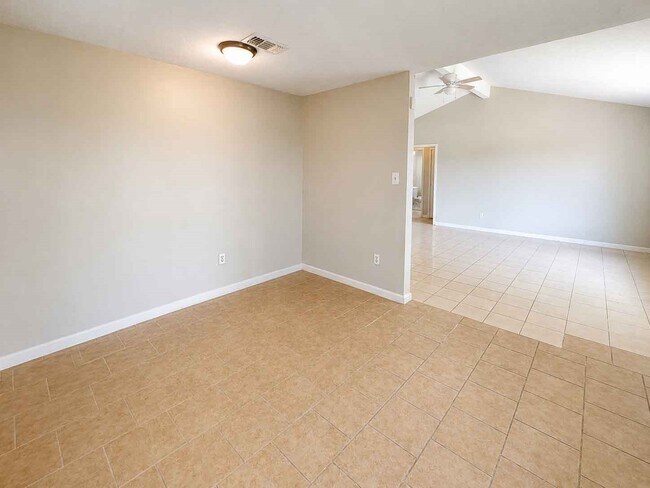 Building Photo - 8607 Sherrywood Dr