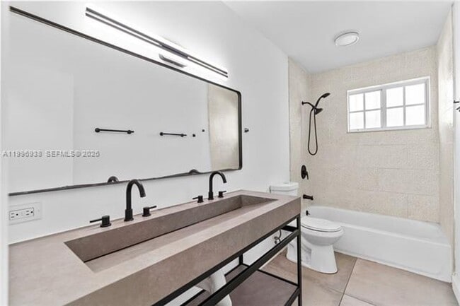 Building Photo - 361 E 39th St