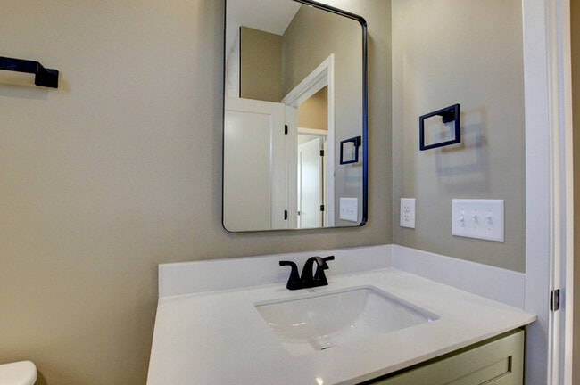 Building Photo - 102 Rosenwald St