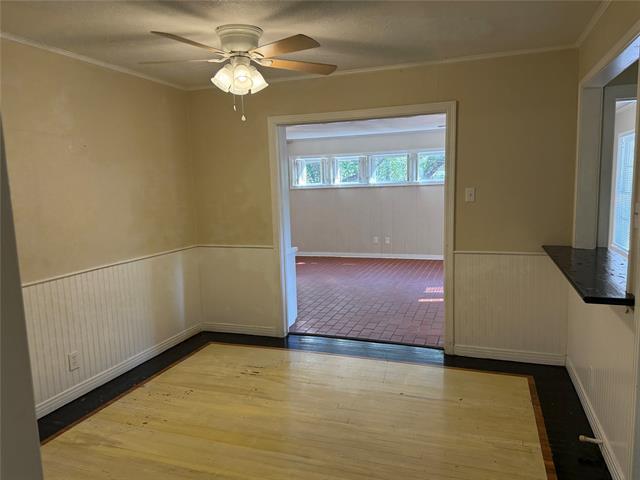 Building Photo - 4042 Benbrook St