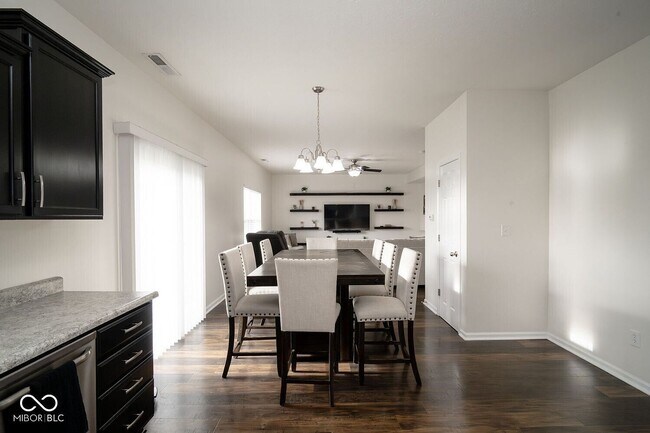 Building Photo - Spacious 4-Bedroom Home with Walk-In Closet & Community Pool in Greenwood