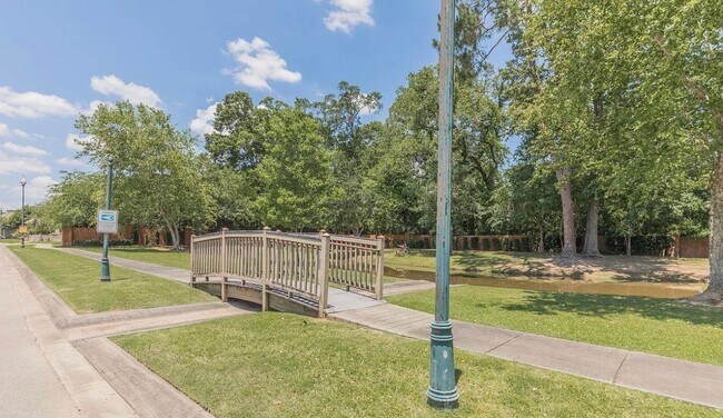 Building Photo - FOR RENT in LAFAYETTE!