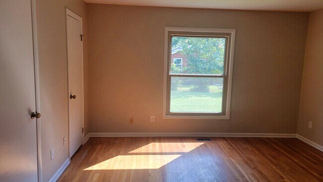 Building Photo - 109 Griffin St