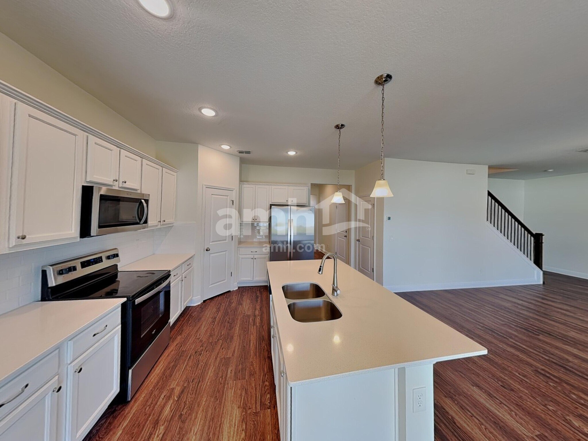 Building Photo - 815 Heavenly Dr