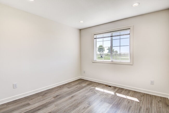 Building Photo - 2494 Cedarwood Ln