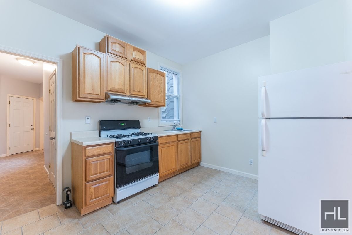 Building Photo - 41 STREET