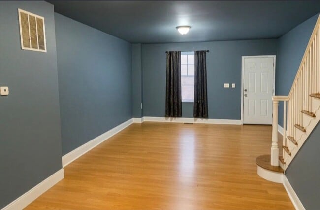 Building Photo - 3 Bedroom Home in Point Breeze