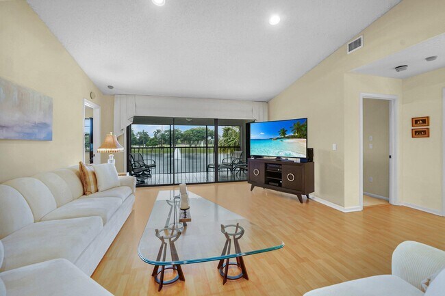 Building Photo - 22759 Mandeville Pl