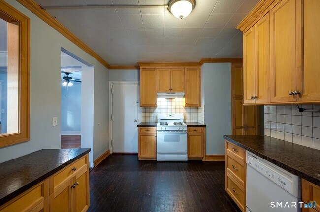 Building Photo - 166 Beaver St