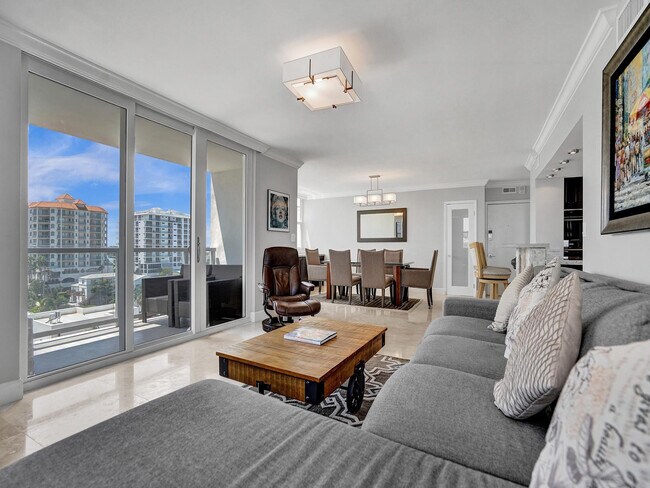 Building Photo - 209 N Fort Lauderdale Beach Blvd